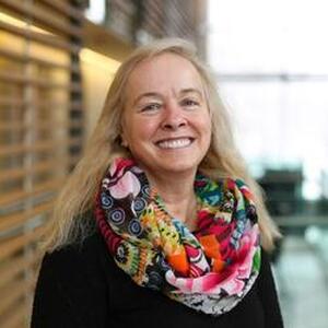Head and shoulders photo of Dr. Tracy Trothen